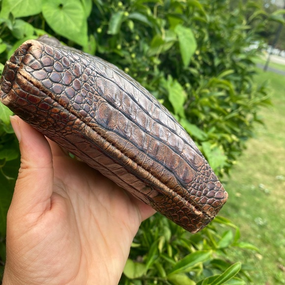 Brahmin Small Crossbody - Picture 5 of 16